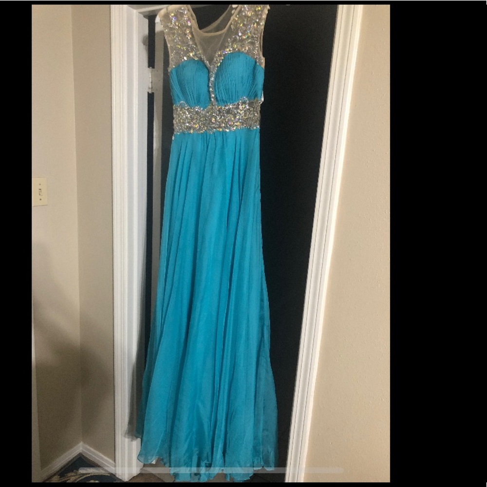 Dress - Picture 4 of 4